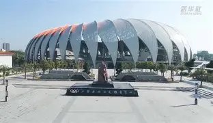 陈冠希父女,机场迎接秦,舒培,九游娱乐,九游娱乐入口,九游娱乐平台,九游娱乐官方